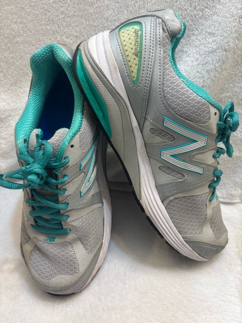 New Balance Women's Gray and Teal Athletic Running Shoes Size 8